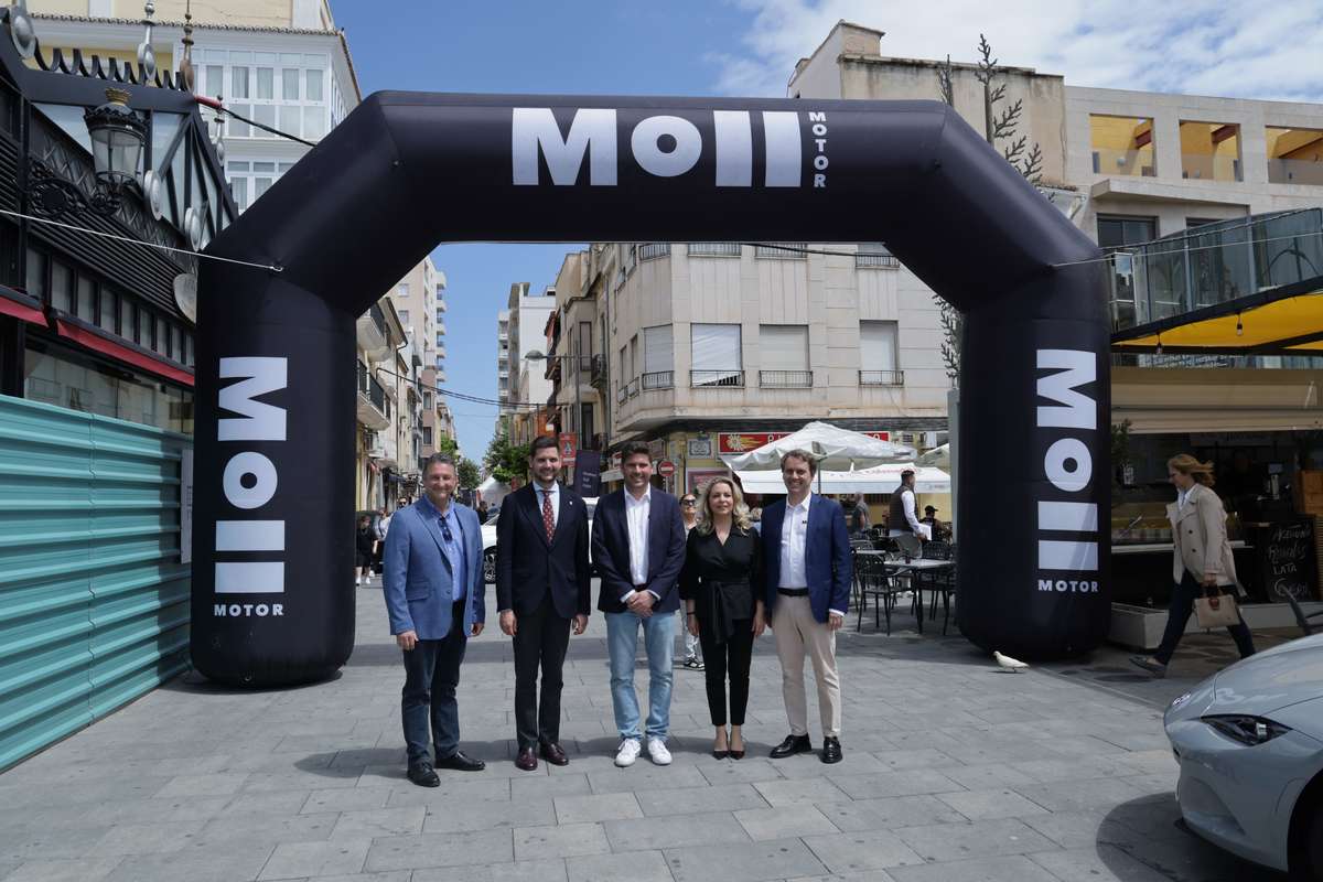 Visita institucional del alcalde al stand de Moll Motor